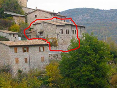 Hus i Vallo di Nera