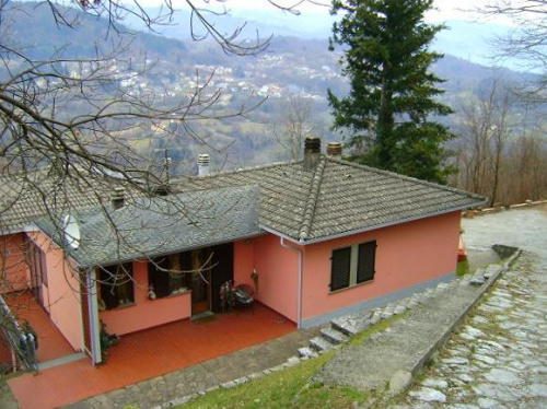 House in Camporgiano