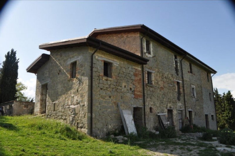 Hus i Roccafluvione