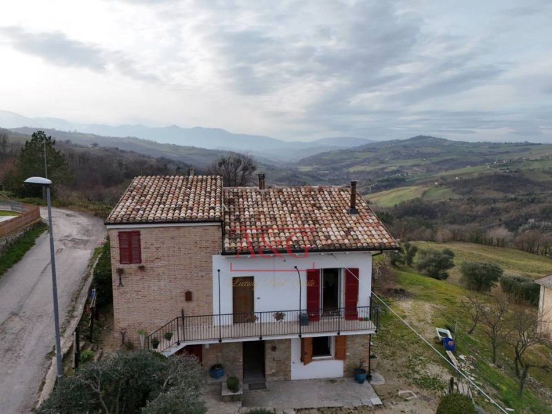 蒙特圣马蒂诺乡间房屋