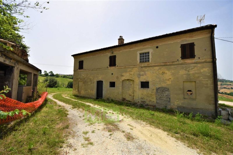 Klein huisje op het platteland in Torre San Patrizio