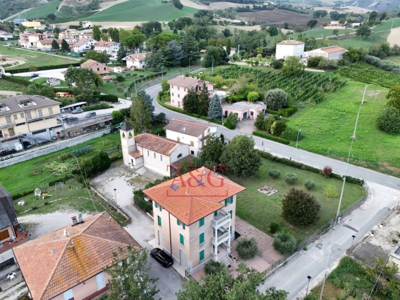 Villa en Santa Vittoria in Matenano