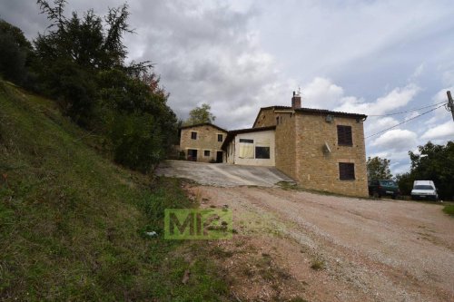 Klein huisje op het platteland in Penna San Giovanni