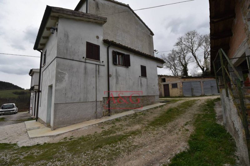 Casa independiente en Sarnano