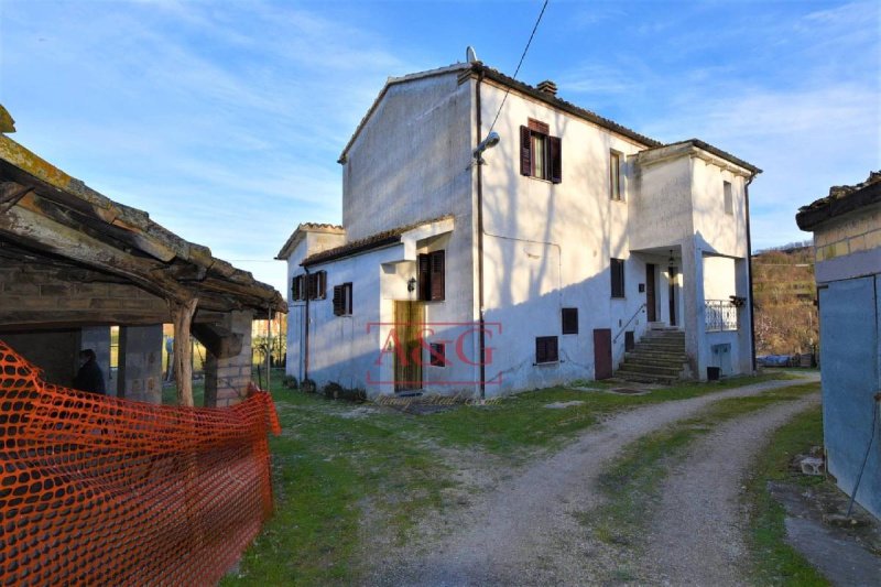 Casa independiente en Sarnano