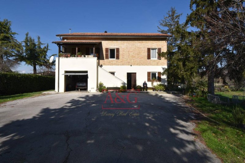 Casa di campagna a Montegiorgio