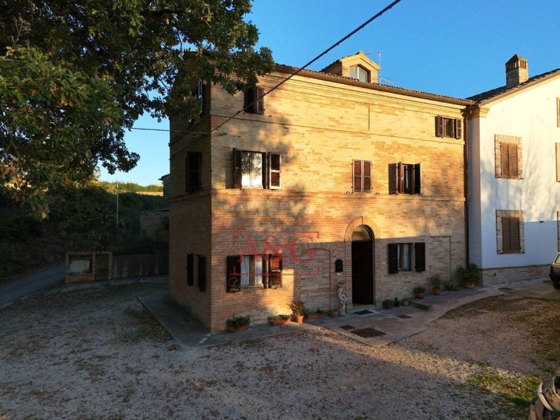 塞尔维利亚诺独栋房屋