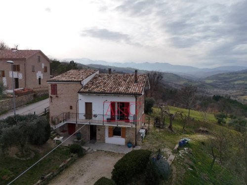 Maison de campagne à Monte San Martino