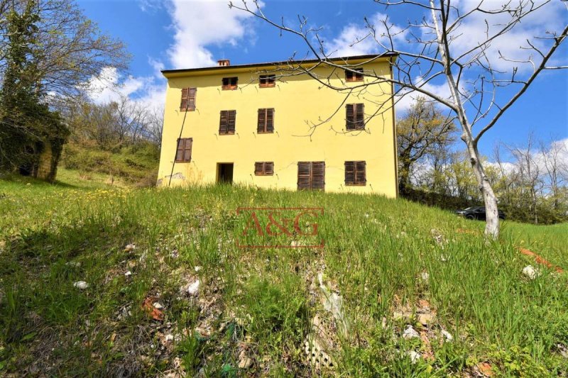 Casa de campo em Montefalcone Appennino