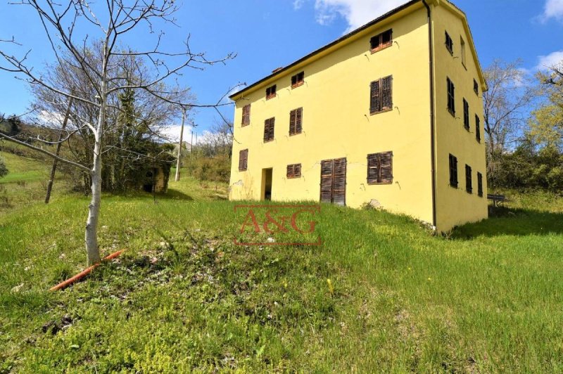 Casa de campo em Montefalcone Appennino