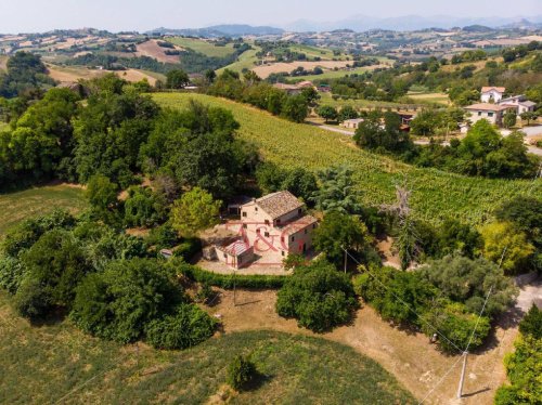 Maison de campagne à Belmonte Piceno