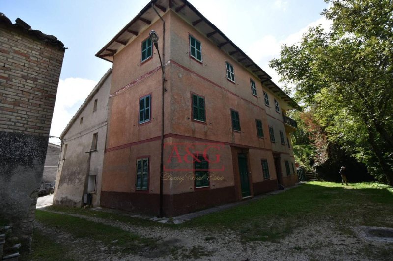 Vrijstaande woning in Amandola