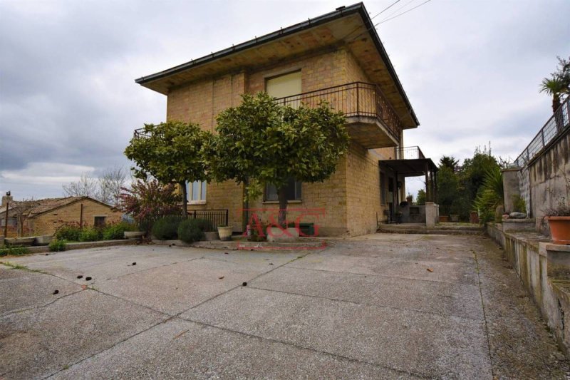 Casa independiente en Ponzano di Fermo