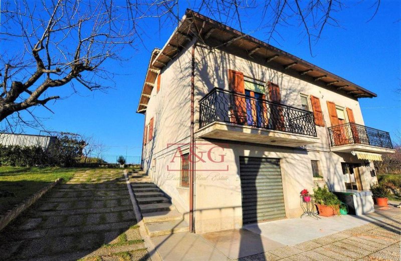 Maison individuelle à Comunanza