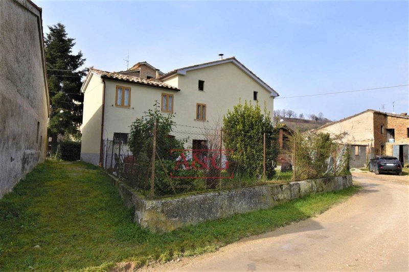 Villa i Amandola