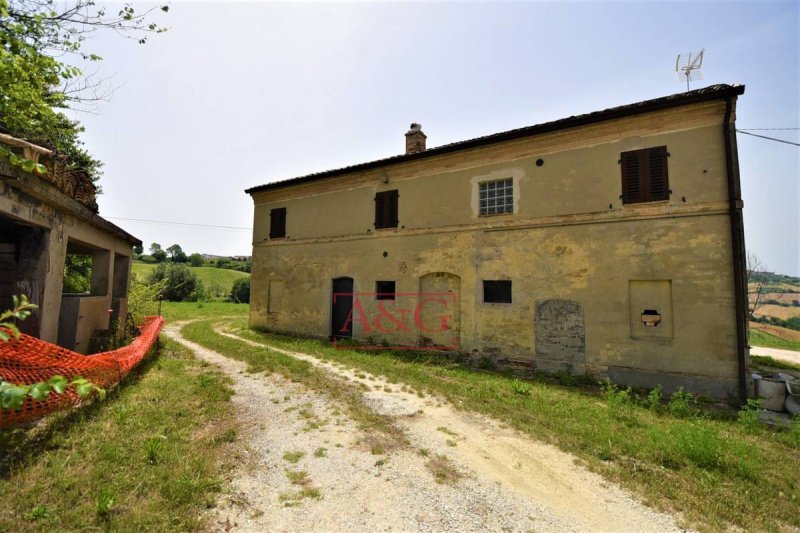Casa di campagna a Torre San Patrizio