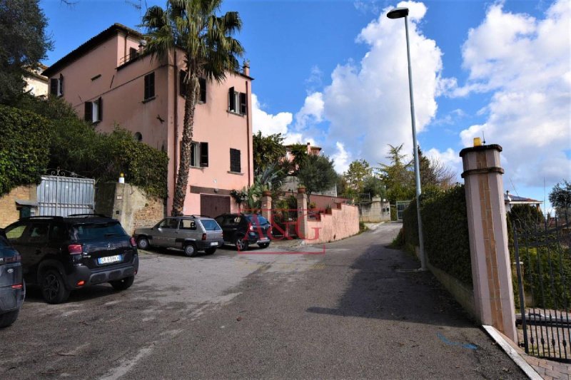 Casa semi-independiente en Colli del Tronto