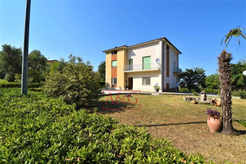 Casa semi indipendente a Montegiorgio
