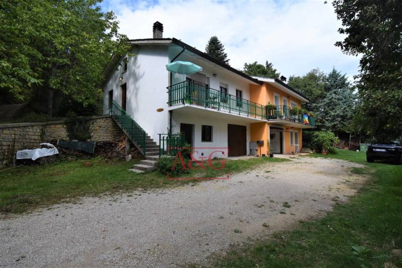 Maison mitoyenne à Montefalcone Appennino