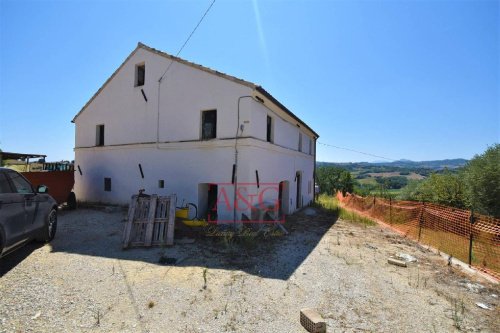 Vrijstaande woning in Belmonte Piceno