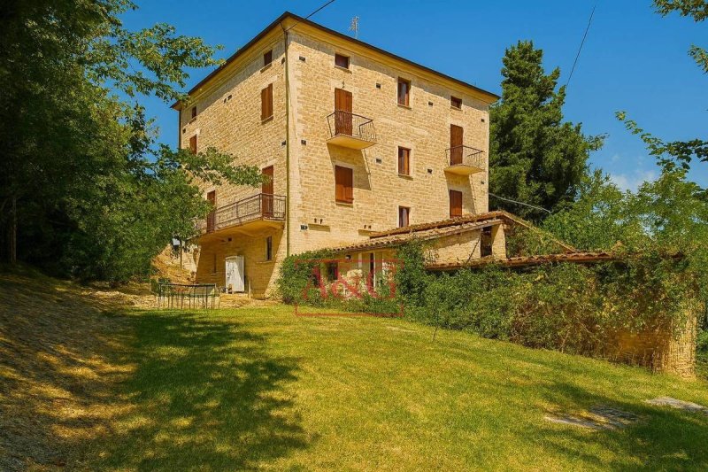 Maison de campagne à Penna San Giovanni