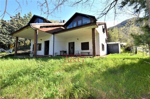 Half-vrijstaande woning in San Ginesio