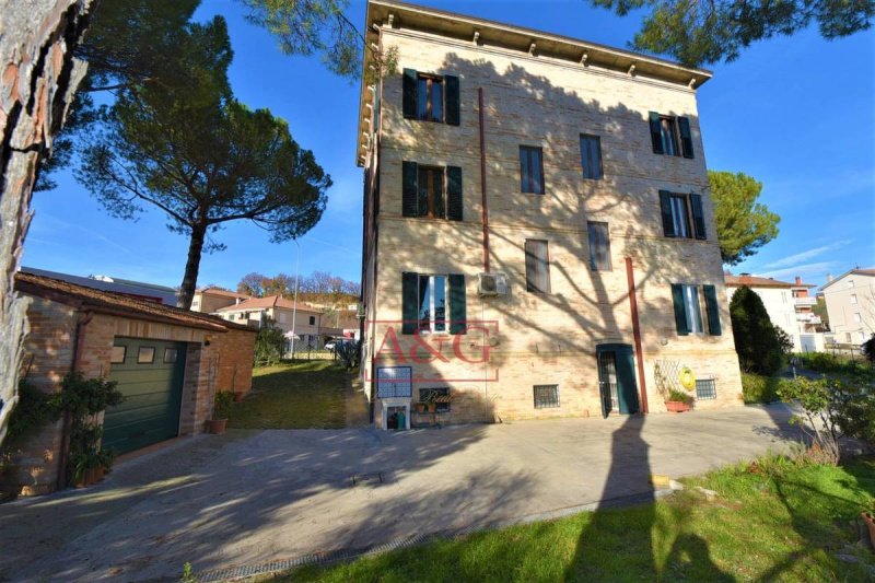 Villa a Magliano di Tenna