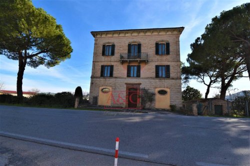 Villa a Magliano di Tenna