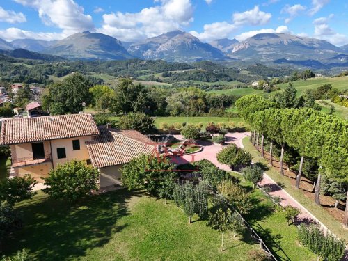 Villa in Amandola
