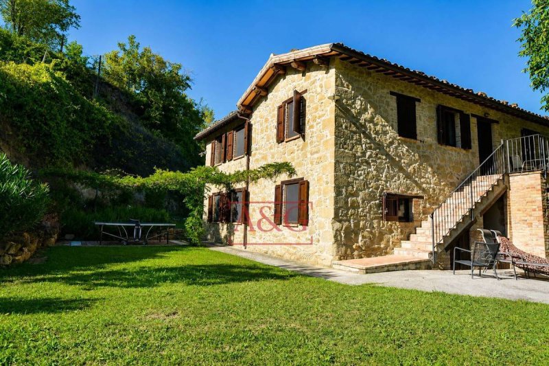 Landhaus in Venarotta