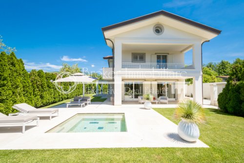 Villa in Forte dei Marmi