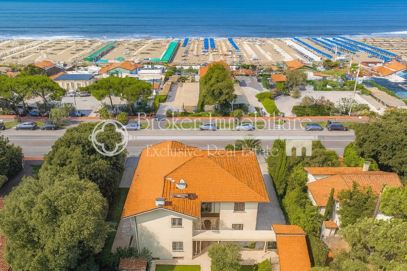 Villa a Forte dei Marmi