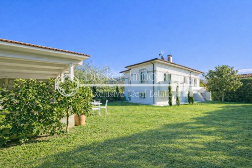 Villa in Pietrasanta