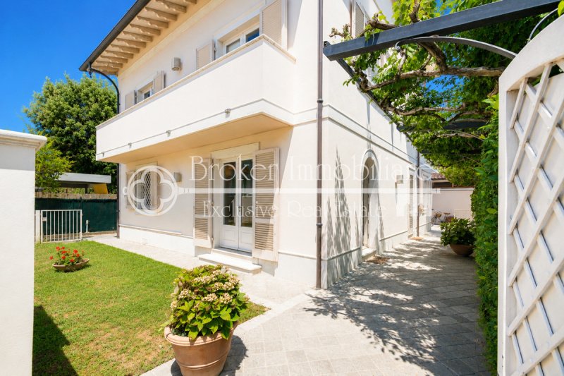 Villa in Forte dei Marmi