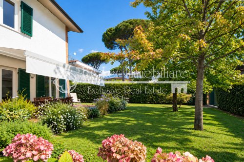Villa a Forte dei Marmi