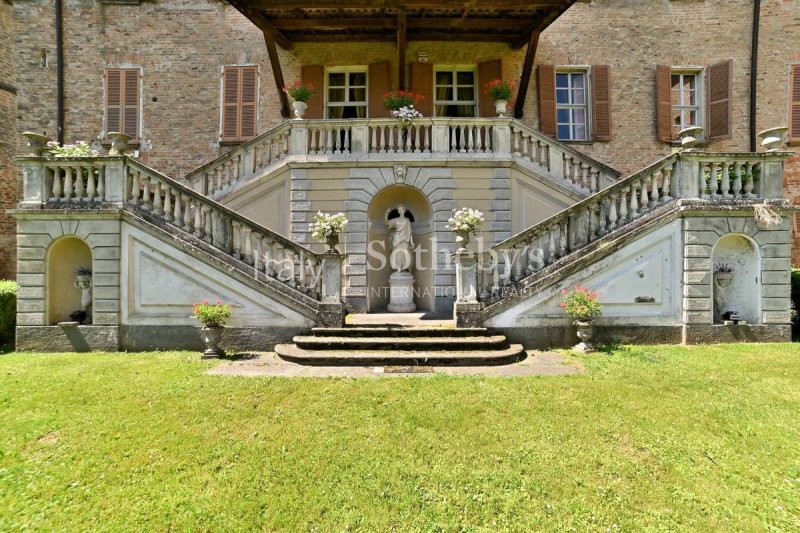 Schloss in Montiglio Monferrato