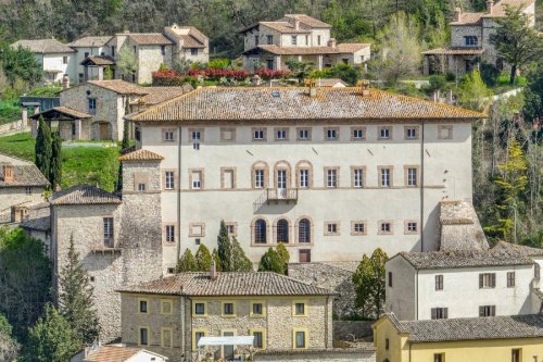 Castello a Montecchio