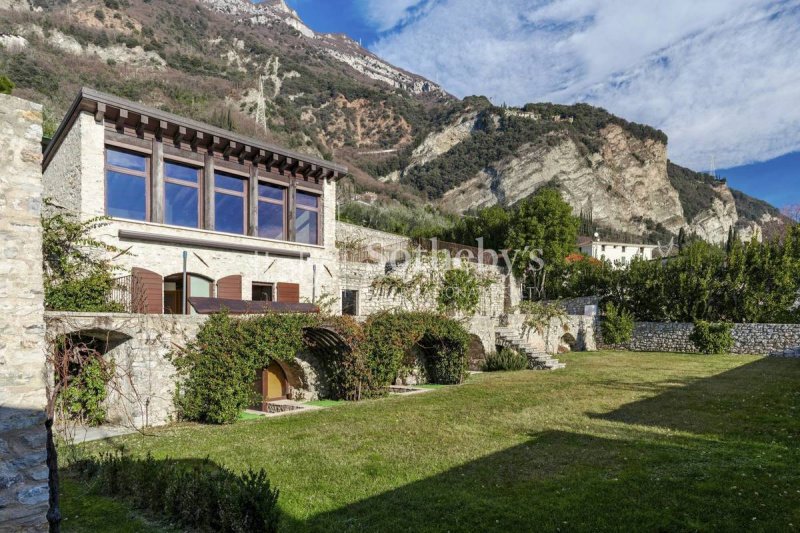 Detached house in Gargnano