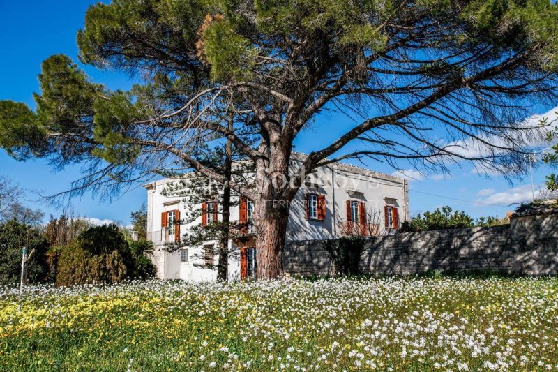 Сельский дом в Модика