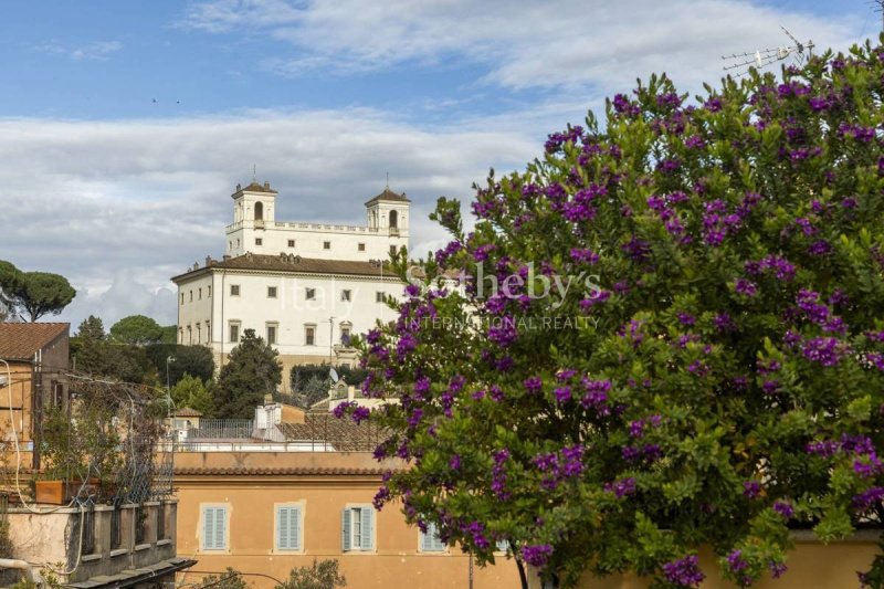 Ruimte/zolderkamer in Roma