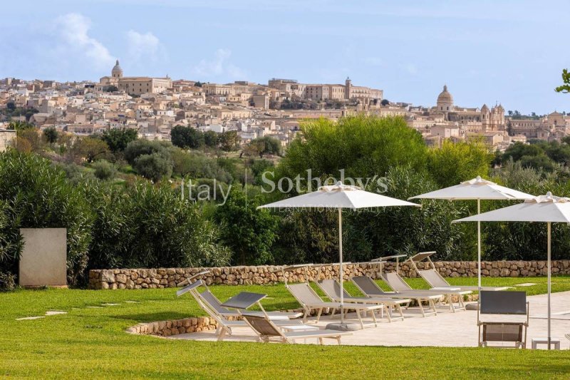 Huis op het platteland in Noto