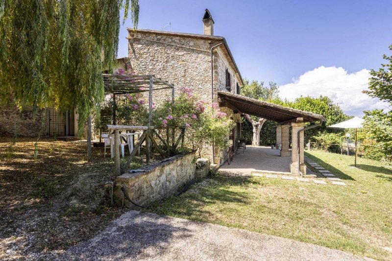 Detached house in Calvi dell'Umbria