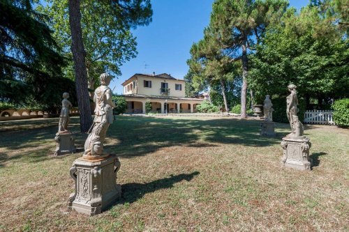 Villa in Ozzano dell'Emilia