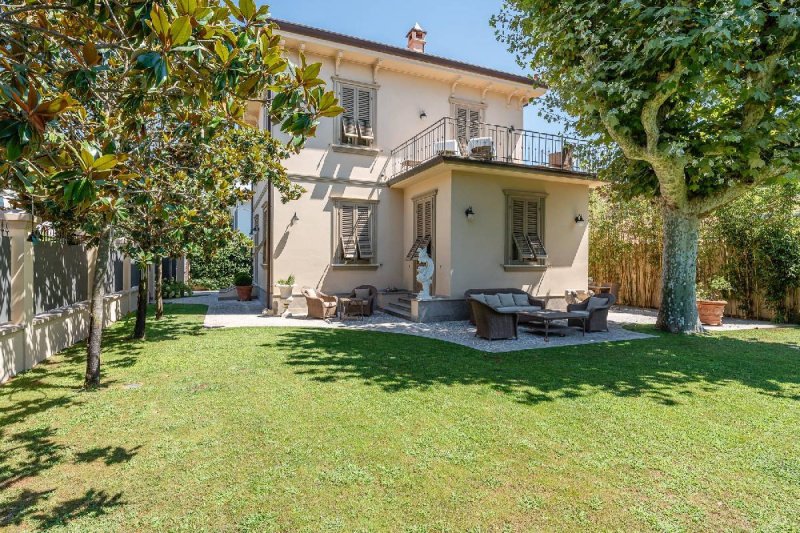 Villa in Forte dei Marmi