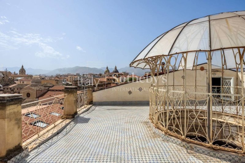 Takvåning i Palermo