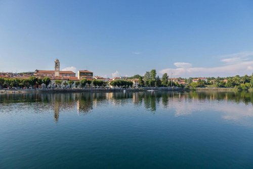 Moradia em Castelletto sopra Ticino