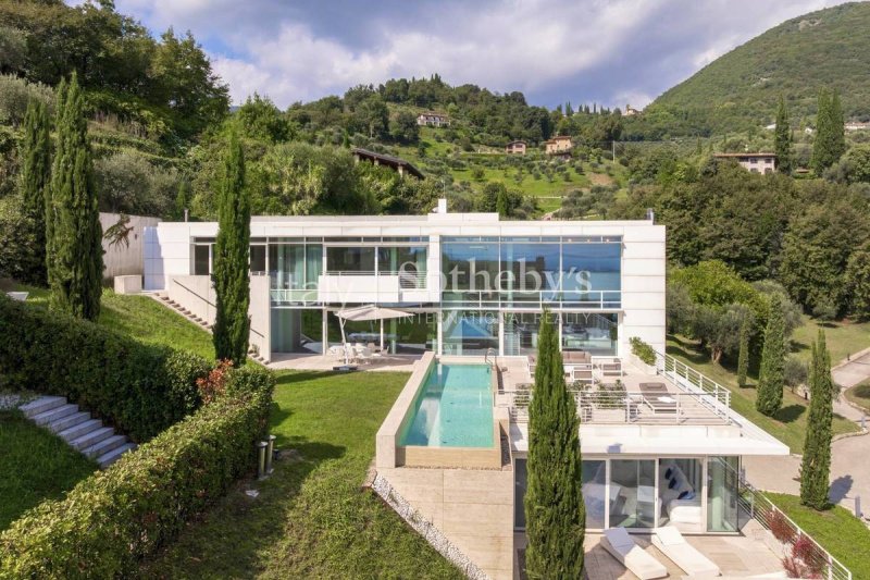 Villa à Gardone Riviera