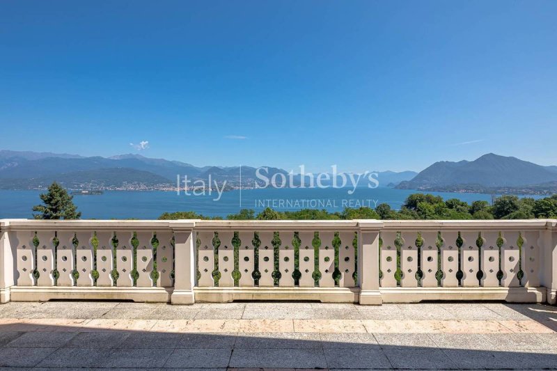 Villa in Stresa