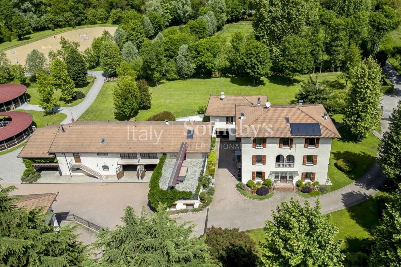 Casa di campagna a Valmorea