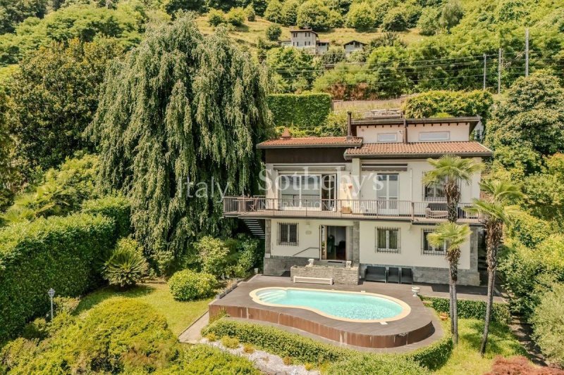 Вилла в Леза